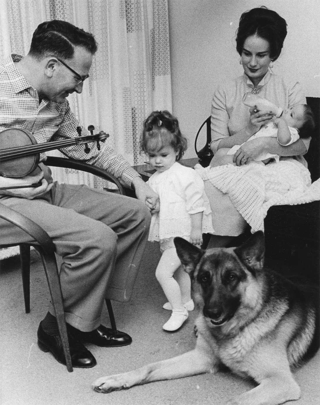 Werner Lywen and family - Jeri Nagle Lywen, Jaqueline Lywen Aubert, Jocelyn Lywen Dill and Aladdin